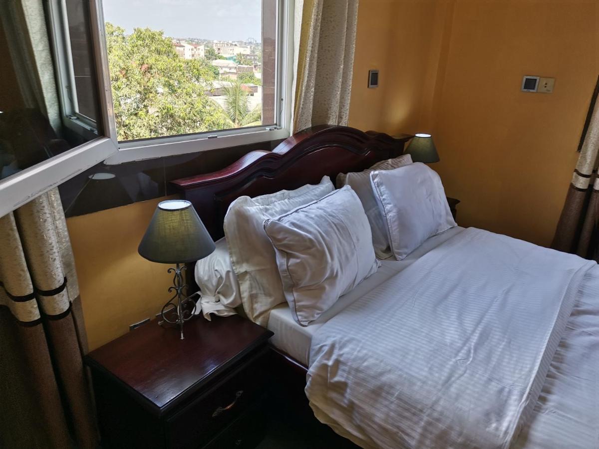 Residence Hoteliere Mb-202 C Douala Exterior photo