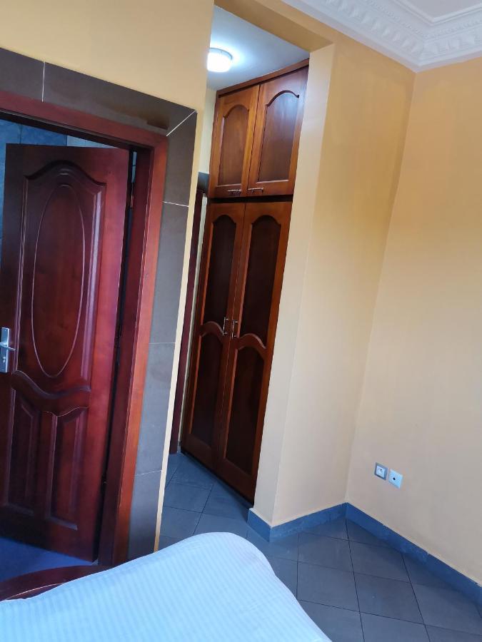 Residence Hoteliere Mb-202 C Douala Exterior photo